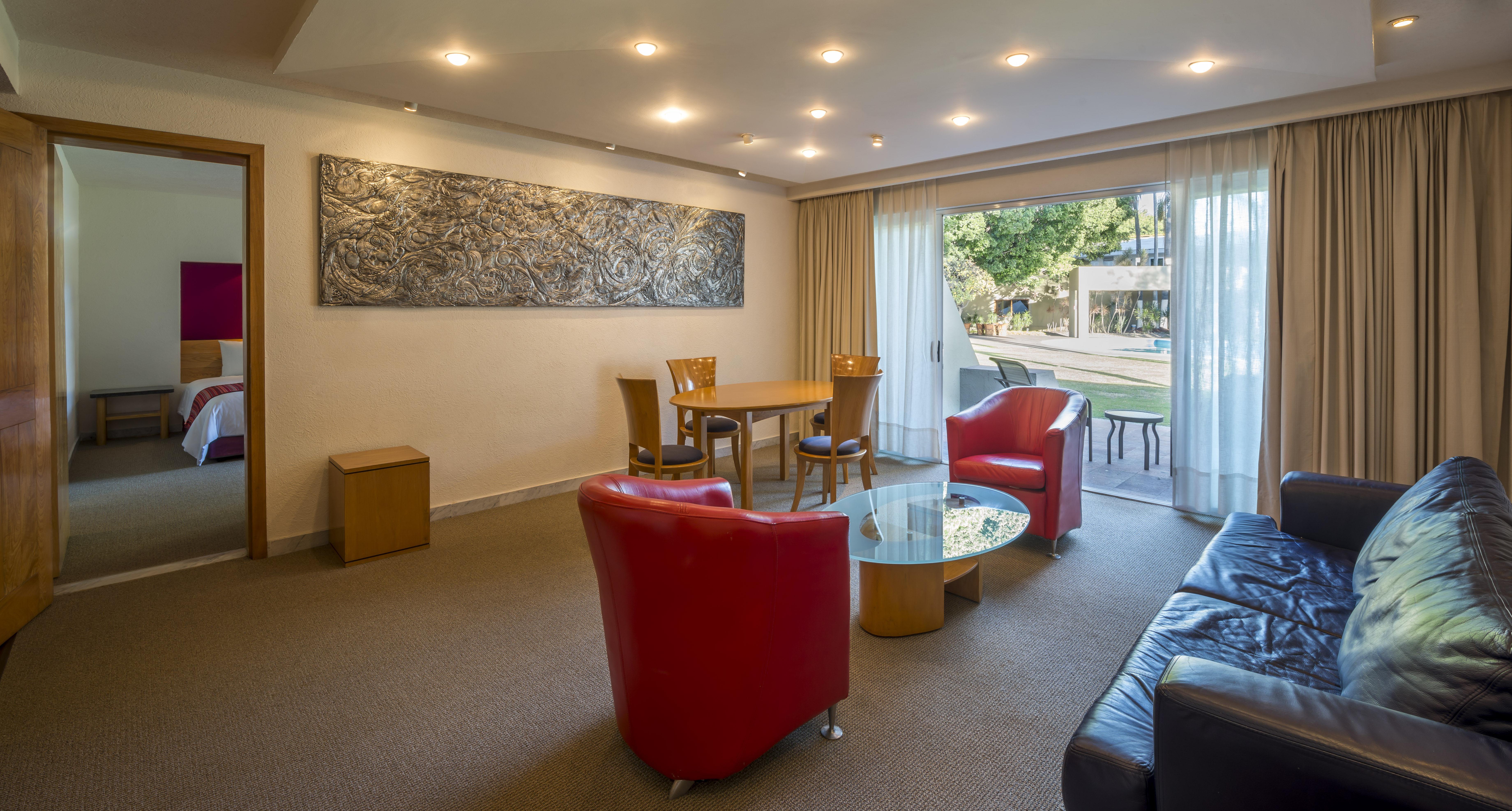 卡米诺雷亚尔瓜达拉哈拉酒店 萨波潘 外观 照片 A suite at the hotel