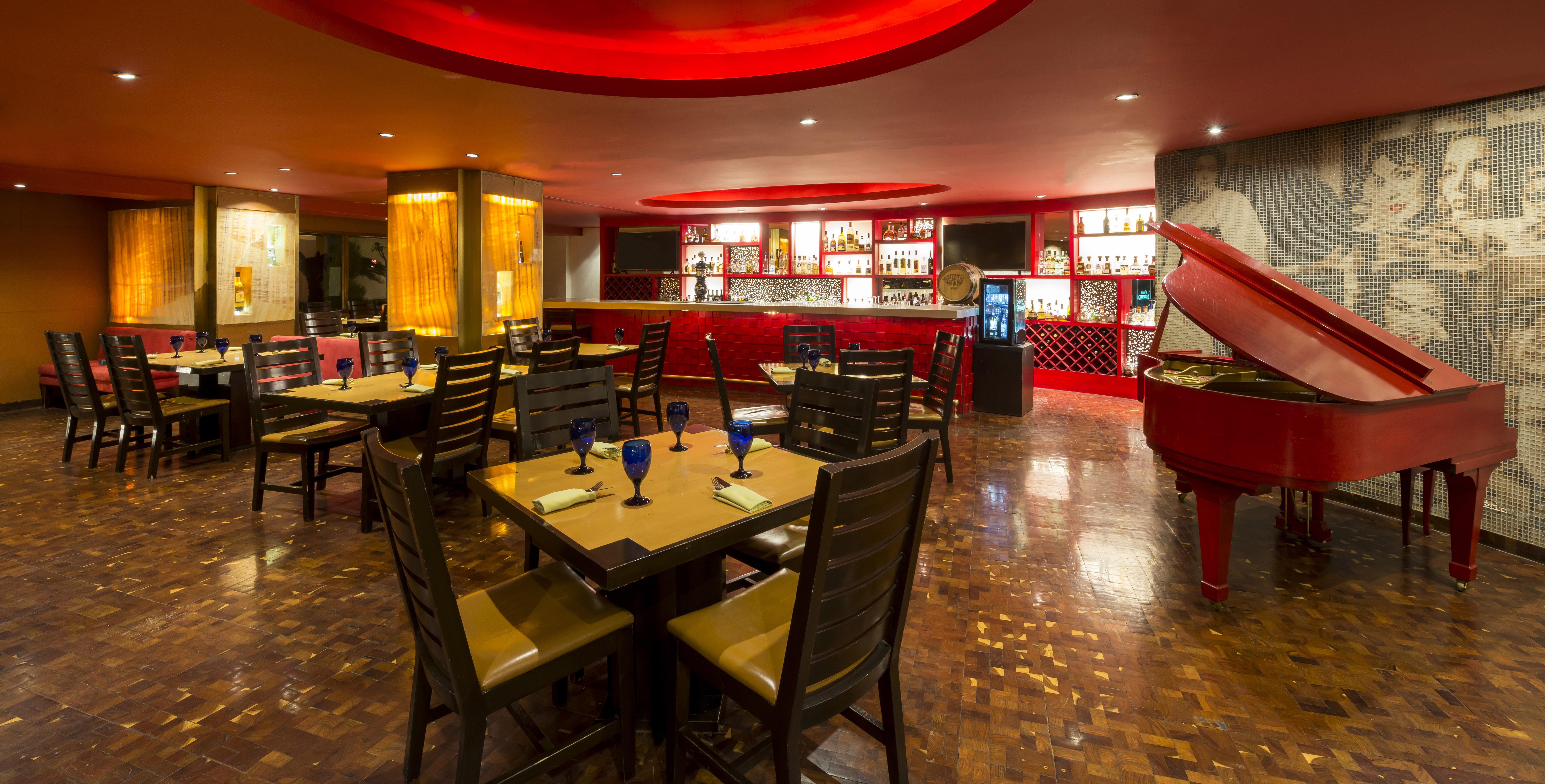 卡米诺雷亚尔瓜达拉哈拉酒店 萨波潘 外观 照片 The interior of the restaurant