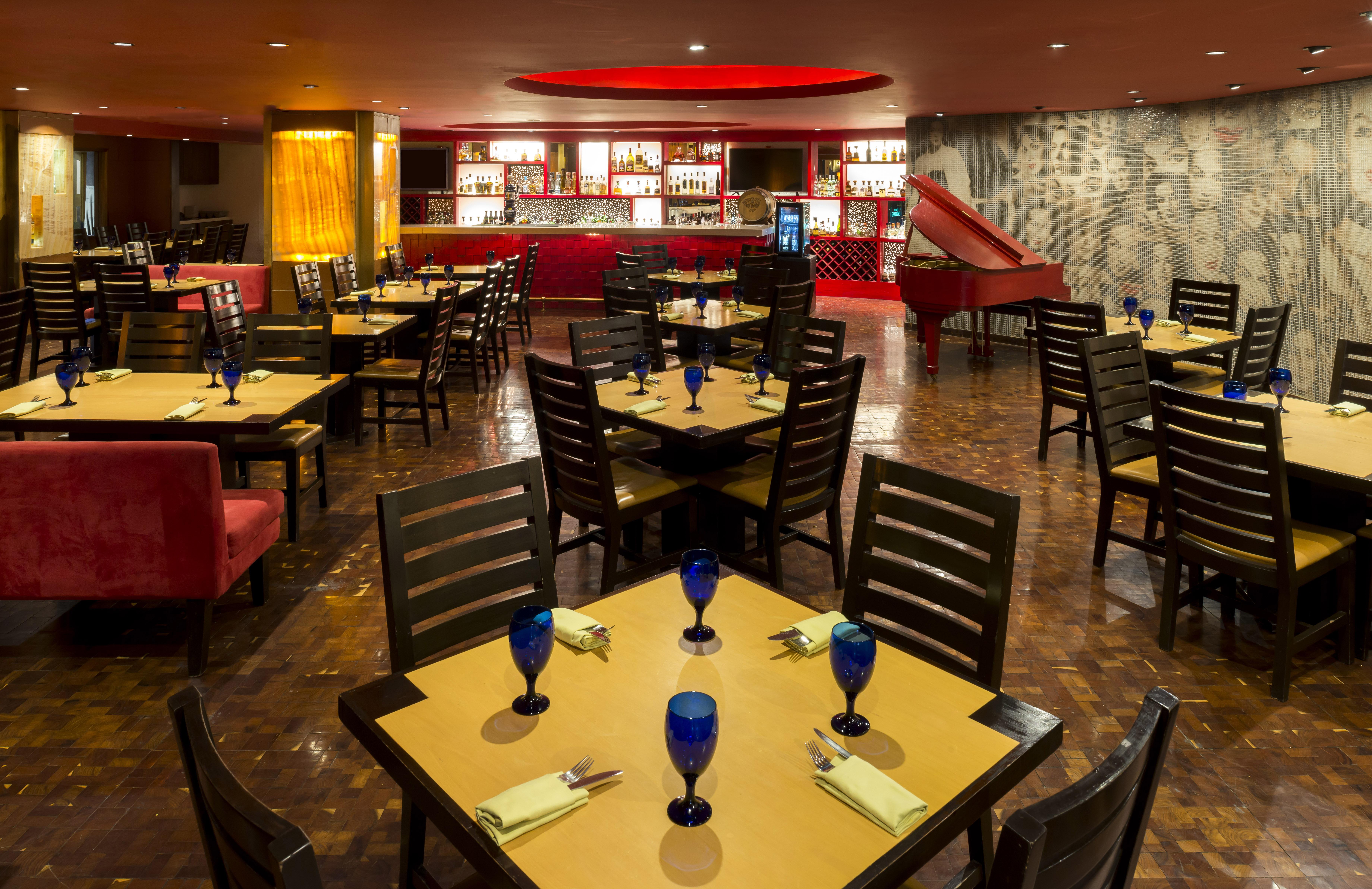 卡米诺雷亚尔瓜达拉哈拉酒店 萨波潘 外观 照片 The interior of a typical Red Lobster restaurant