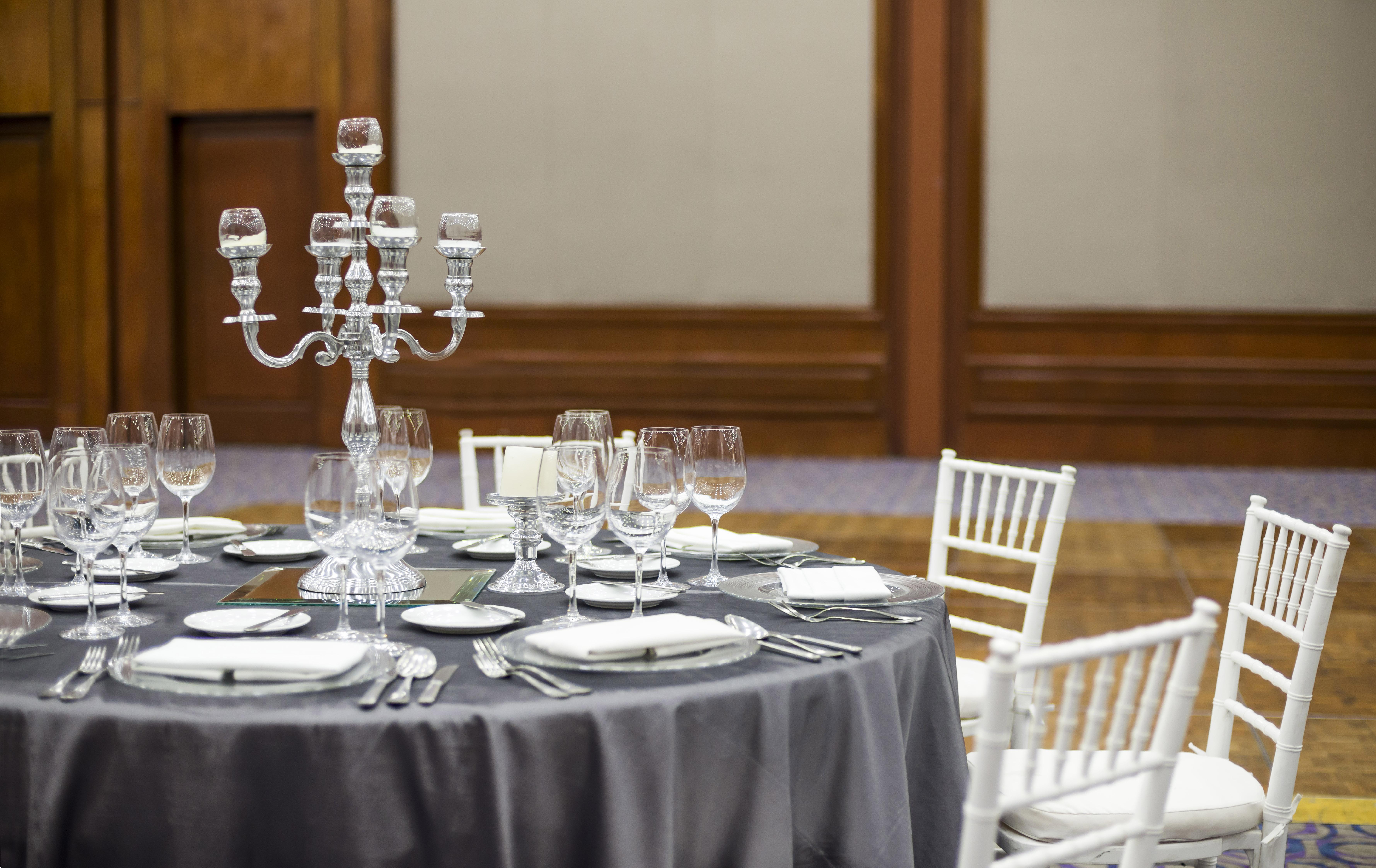卡米诺雷亚尔瓜达拉哈拉酒店 萨波潘 外观 照片 A table set for a formal dinner