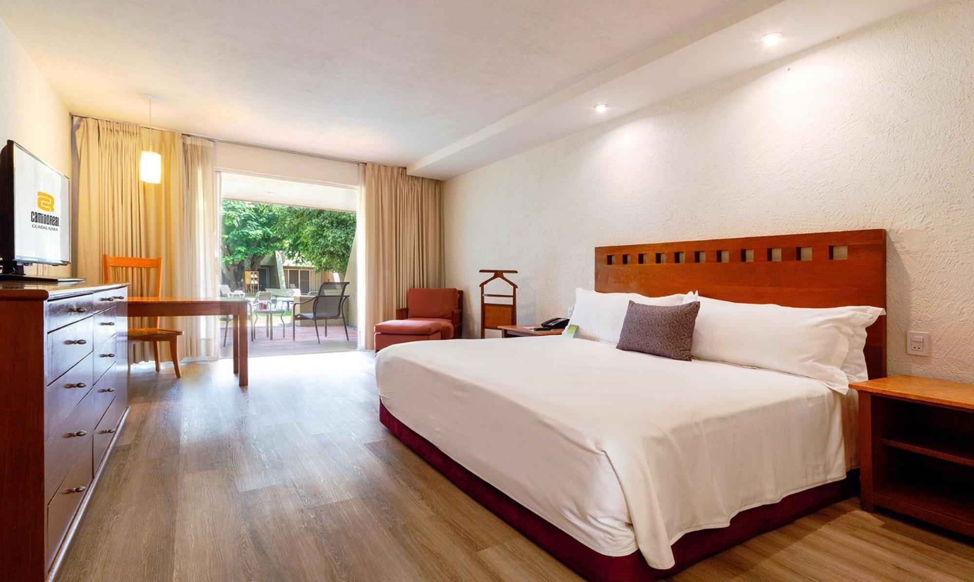 卡米诺雷亚尔瓜达拉哈拉酒店 萨波潘 外观 照片 A room at the hotel