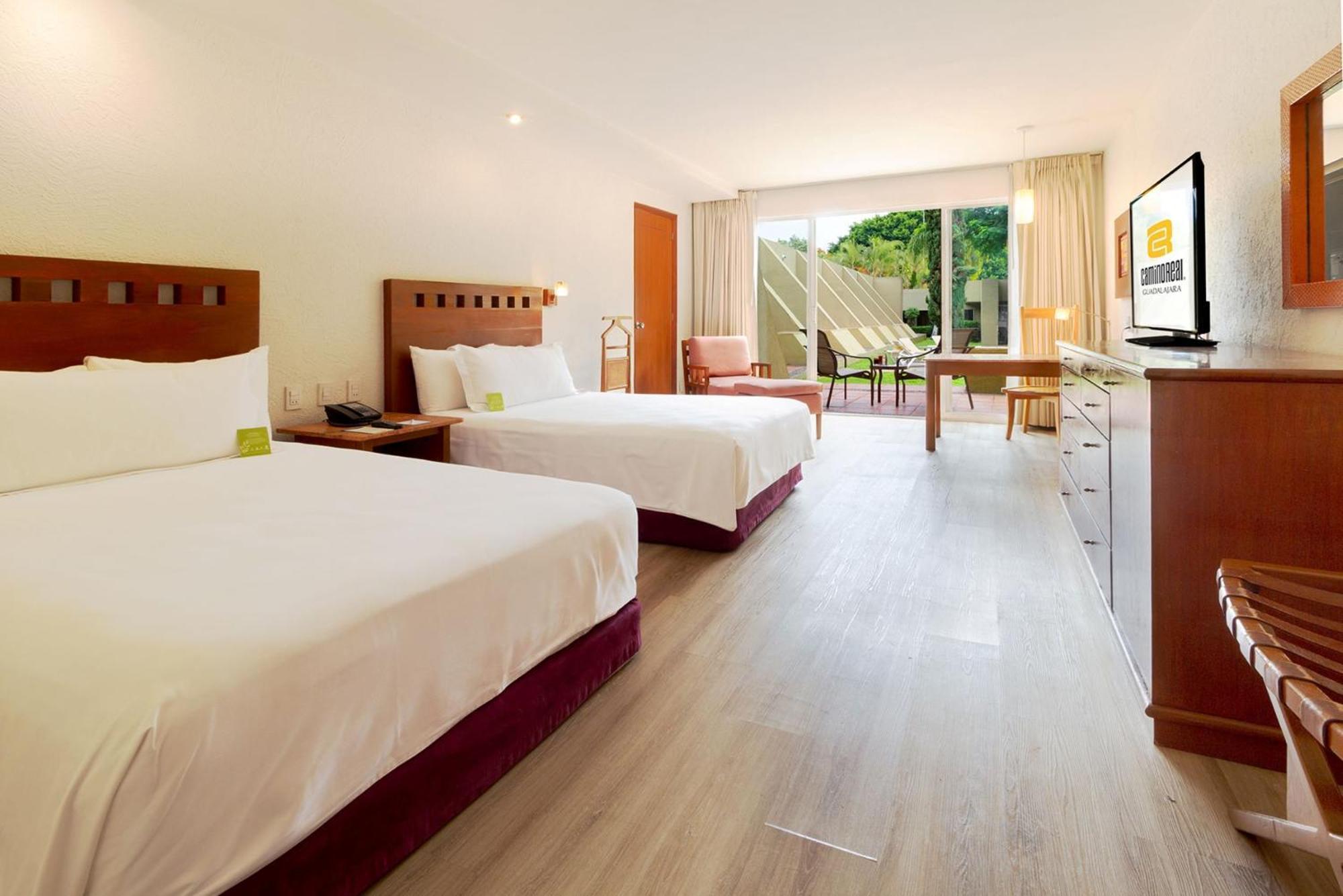 卡米诺雷亚尔瓜达拉哈拉酒店 萨波潘 外观 照片 A room at the hotel