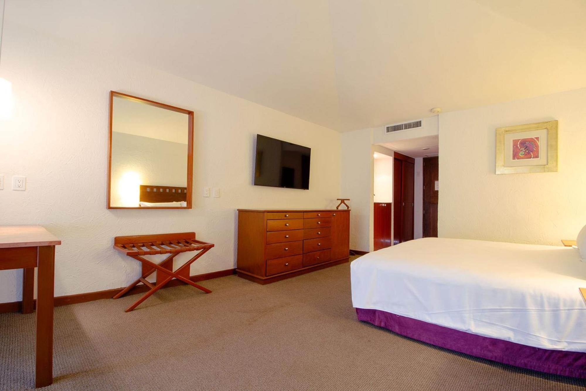 卡米诺雷亚尔瓜达拉哈拉酒店 萨波潘 外观 照片 A room at the hotel