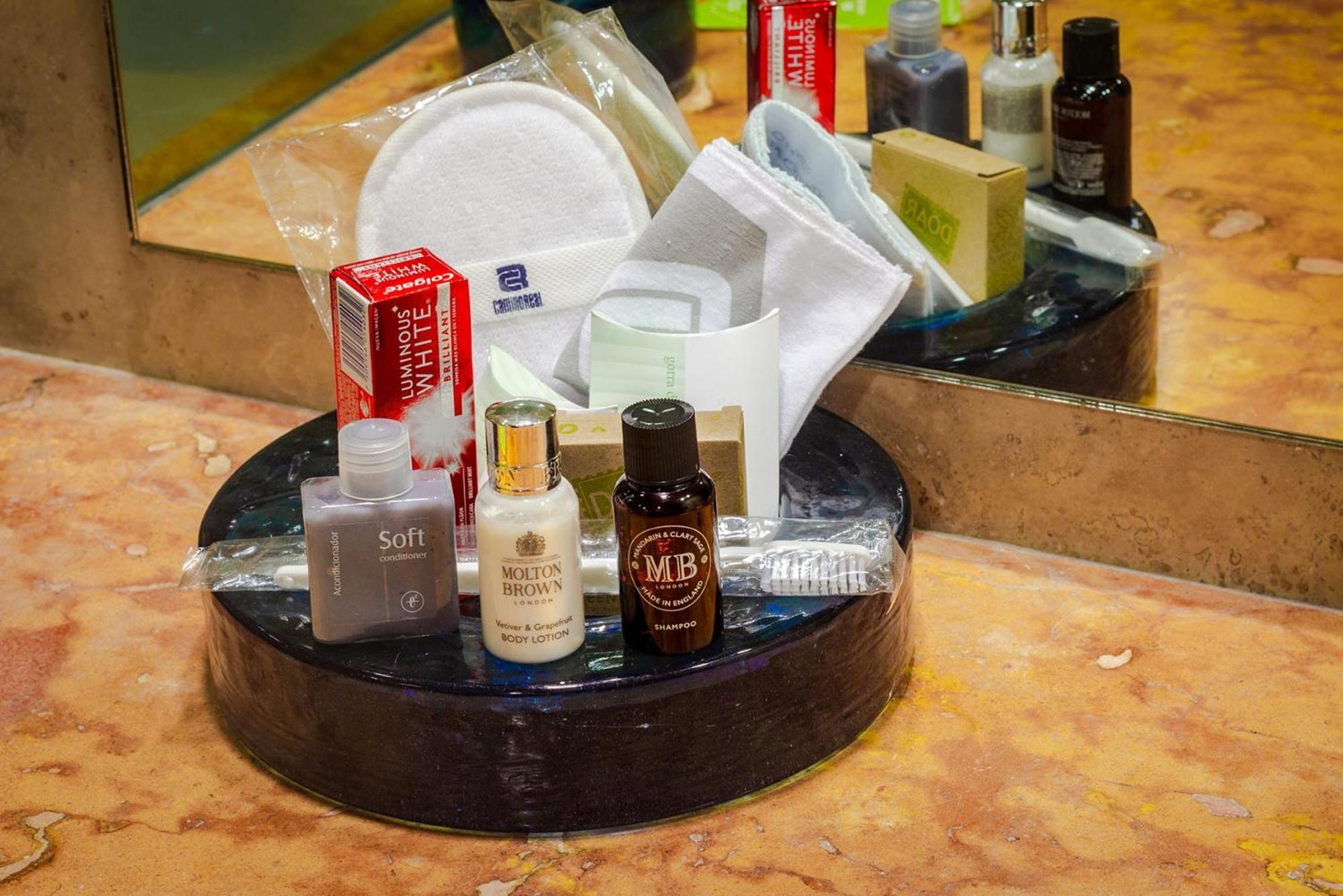 卡米诺雷亚尔瓜达拉哈拉酒店 萨波潘 外观 照片 A selection of toiletries